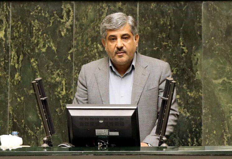 عضو کمیسیون تلفیق لایحه بودجه ۱۴۰۲: مجلس به تقویت عرضه خودرو در بورس کمک می‌کند