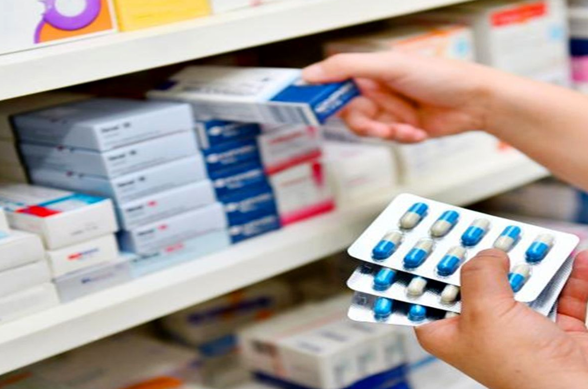 فعالیت شبانه‌روزی خط تولید دارو در هلال‌احمر/ آنتی بیوتیک در صدر تولیدات دارویی سها هلال