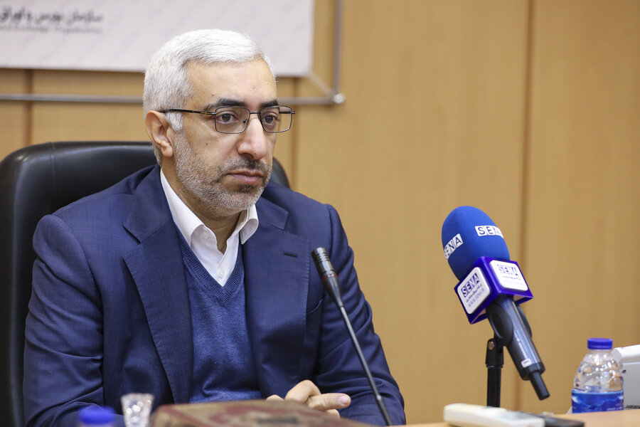 رئیس سازمان بورس: عرضه خودرو در بورس کالا در حال جمع‌بندی نهایی؛ صنعت خودرو آسیبی نخواهد دید