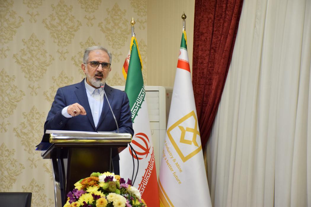 در همایش سراسری مدیران بانک صنعت و معدن با موضوع بررسی عملکرد و تبین برنامه ها و سیاست های اعتباری سال 1402 مطرح شد؛ مدیرعامل بانک صنعت و معدن: تحقق بانکداری دیجیتال، مهمترین هدف این بانک در سال آتی است