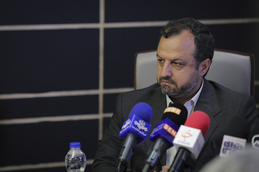 وزیر اقتصاد: ۲۰ تفاهم‌نامه اقتصادی با چین امضا می‌شود