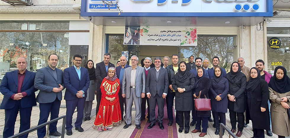 مدیرعامل بیمه رازی در مراسم افتتاح شعبه شاهرود: شعب استانی حامی شبکه فروش باشند/ اجرای سیاست‌های شرکت اولویت اصلی شعب