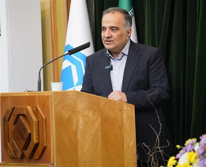 رئیس کل بیمه مرکزی در آیین تجلیل از خادمان همایش بزرگ اربعین: صنعت بیمه تمام‌قد در خدمت مردم است