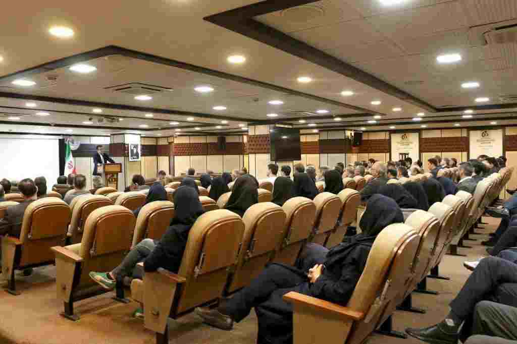 در دیدار نوروزی مدیرعامل با شعب تهران اعلام شد: هدف‌گذاری پرتفوی ۴۰ هزار میلیاردی، چشم‌انداز بیمه‌ دانا در سال