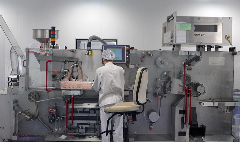 مدیرعامل سازمان تدارکات پزشکی خبر داد: رشد 20 درصدی تولید دارو در هلال احمر/تولید بیش از 7 میلیون عدد ناپروکسن در یک ماه