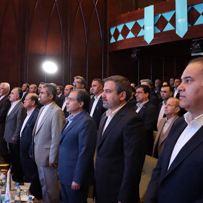 برنامه‌های عملیاتی سال 1402 بیمه دی در همایش سراسری مدیران در مشهد مقدس تبیین شد