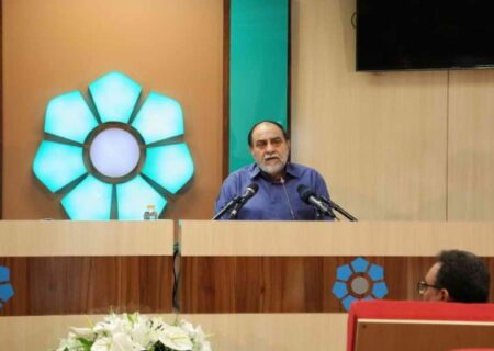 اسلام به دنبال تعادل بخشی بین اشتغال درون و بیرون خانه بانوان است