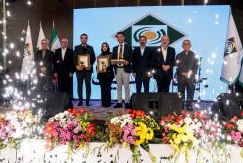 نمایندگان برتر بیمه کارآفرین در نیمه اول سال ۱۴۰۲ تقدیر شدند