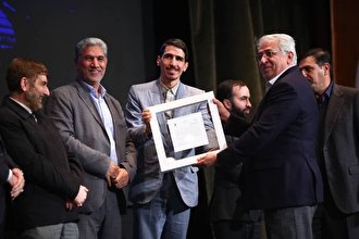 کسب عنوان ساخت داخل و فنآوری نوین جایزه نوآوری صنعت پتروشیمی، ره آوردتلاشگران پتروشیمی شهید تندگویان از دومین رویداد پتروفن ۰
