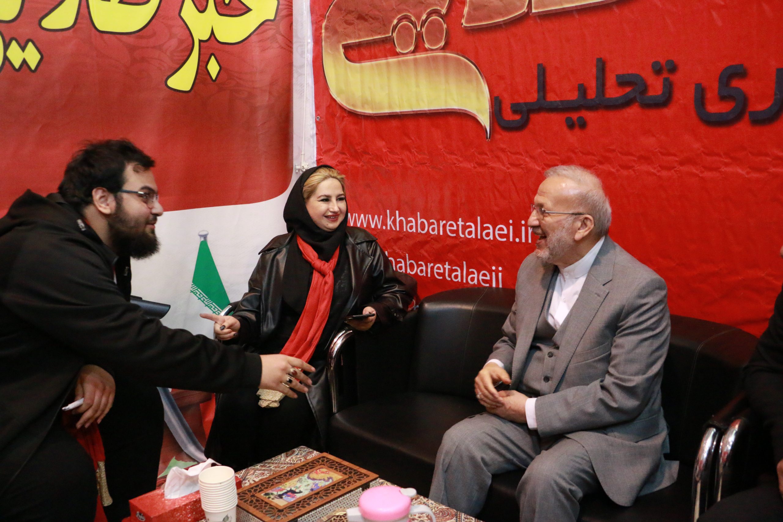 روز چهارم نمایشگاه رسانه های ایران و حضور دکتر منوچهر متکی در غرفه خبرطلایی