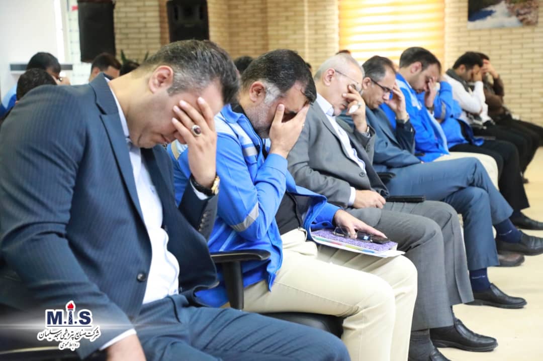 مراسم بزرگداشت شهدای خدمت در مجتمع صنایع پتروشیمی مسجدسلیمان برگزار