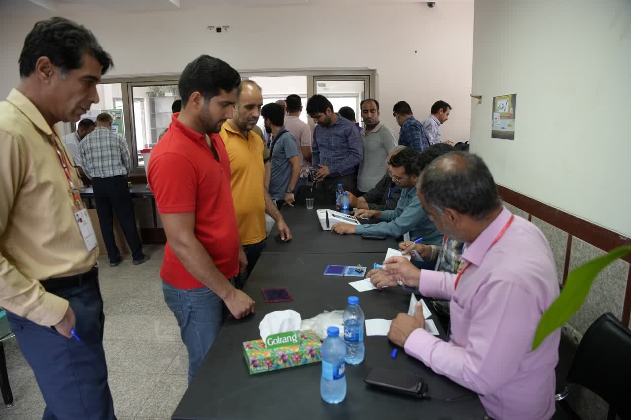 حضور پرشور کارکنان شرکت فولاد آلیاژی ایران در مرحله دوم انتخابات ریاست جمهوری