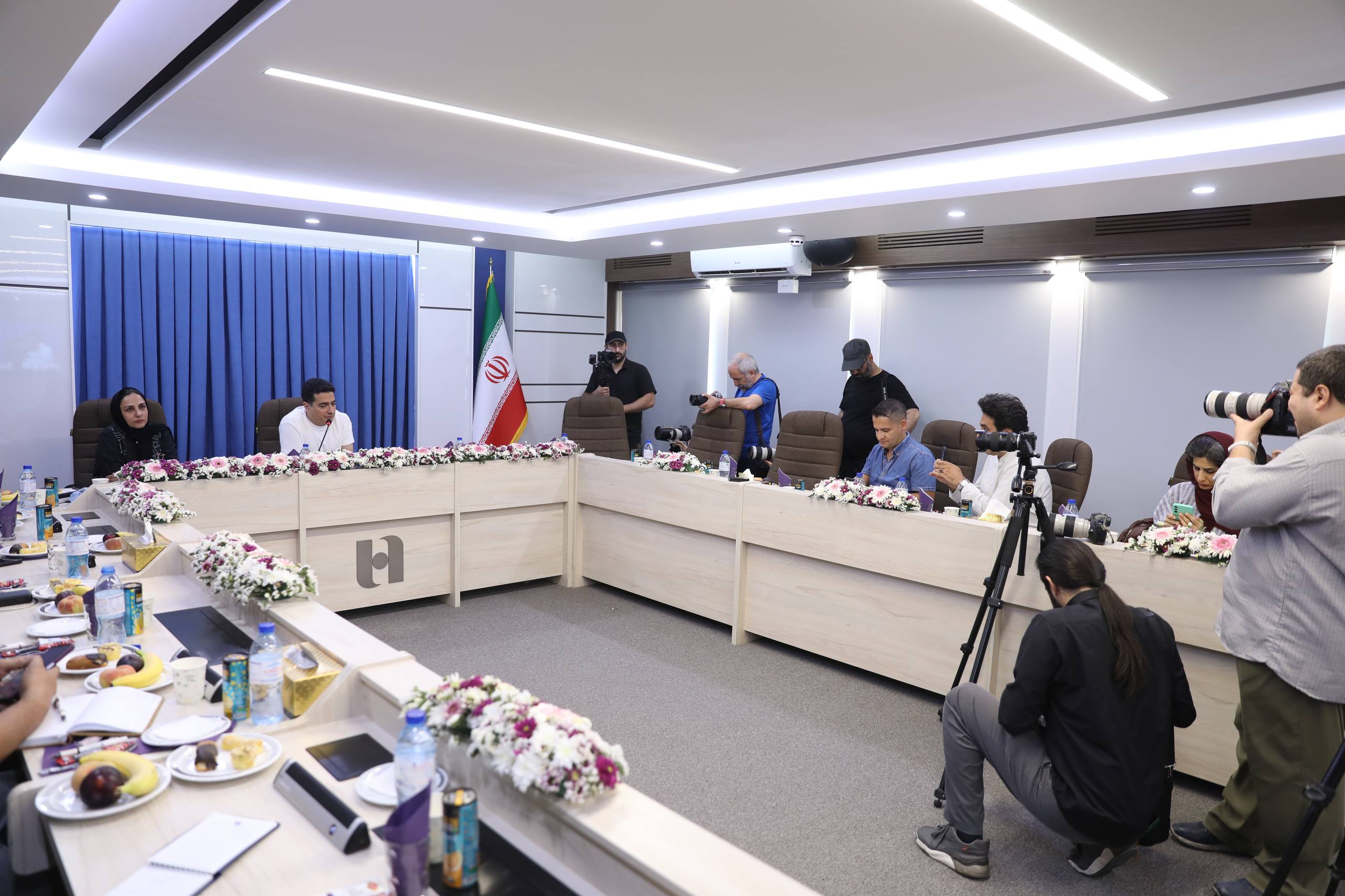 برگزاری بزرگترين کنسرت مردمی تاریخ موسیقی ایران با حضور همایون شجریان در میدان آزادی/ همایون شجریان: بانک صادرات ایران همراه ما در کنار مردم ایستاده است