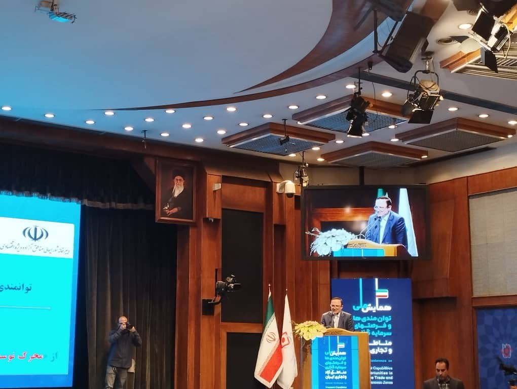 مسیر توسعه مناطق آزاد کشور از شش محور می‌گذرد