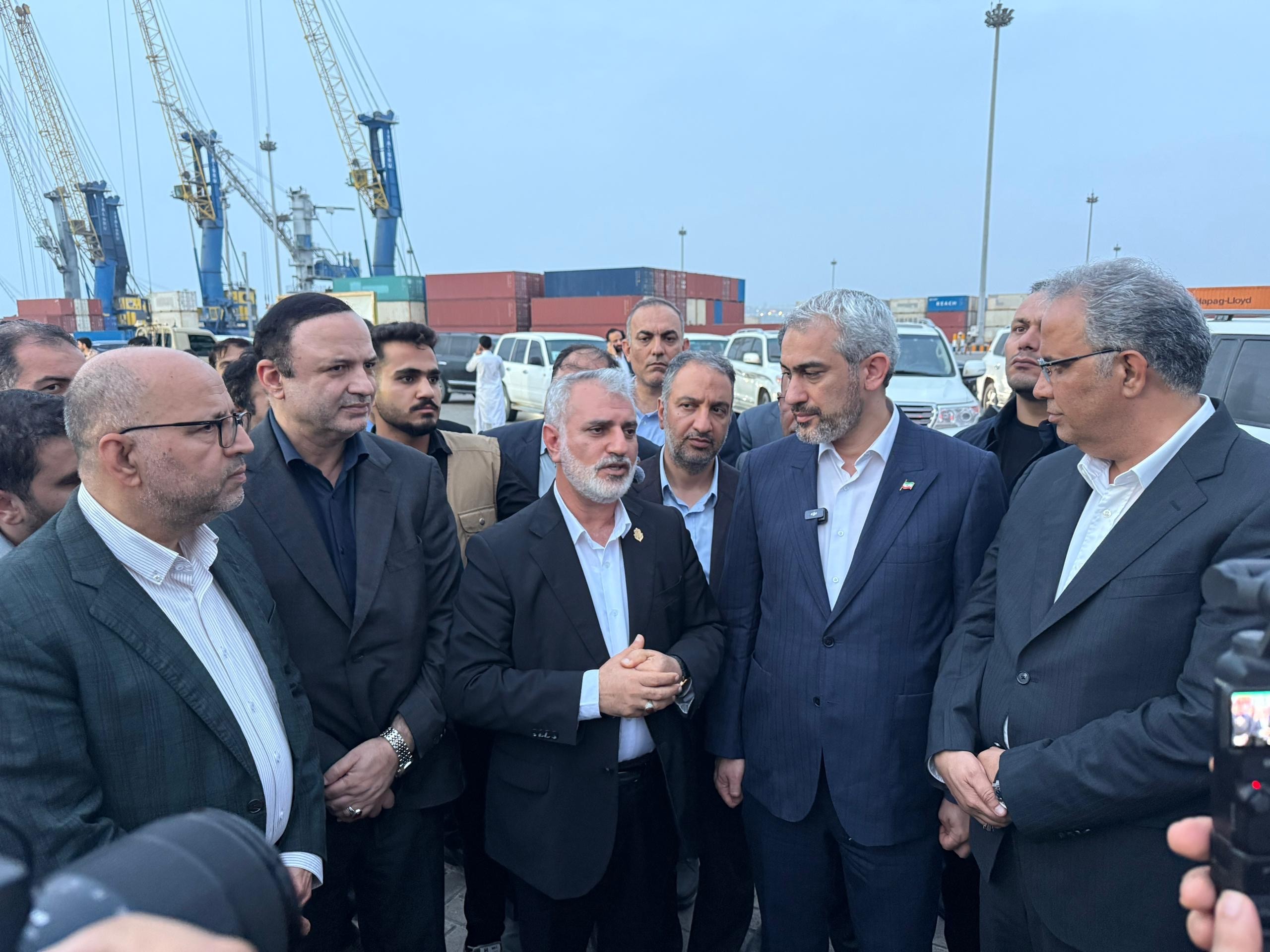 بازدید وزیر اقتصاد و دبیر شورای عالی مناطق آزاد از زیرساخت‌های بندری و لجستیکی بندر شهید بهشتی چابهار