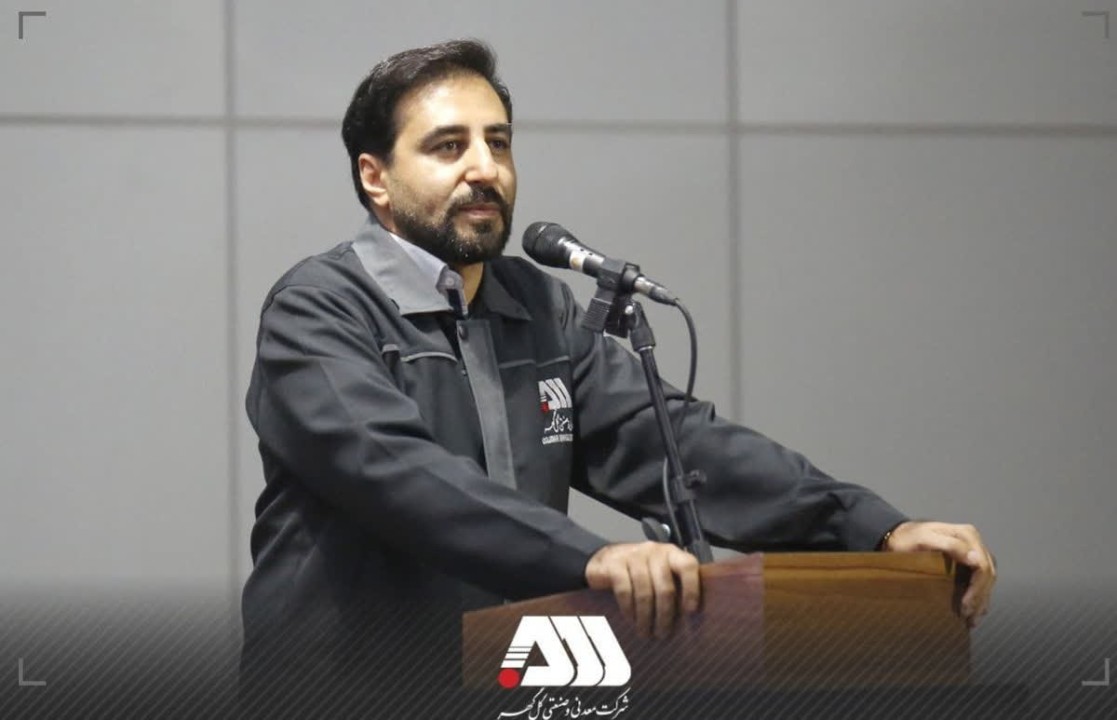 ایمان عتیقی مرد سال فولاد ایران شد