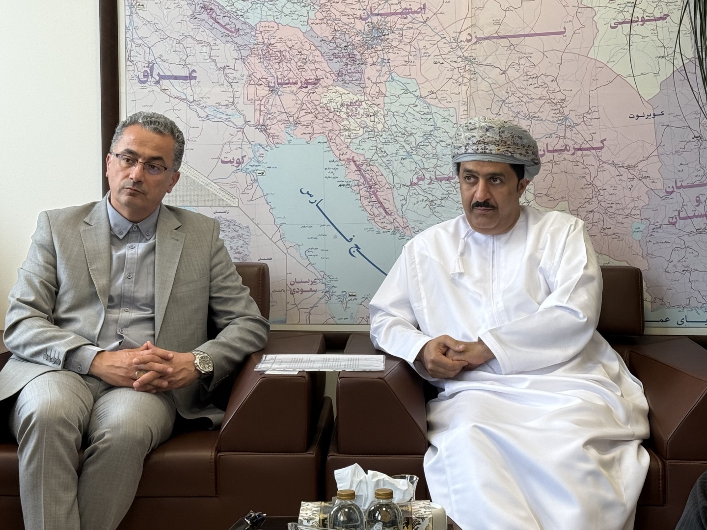 نشست مشترک معاون توسعه اقتصادی دبیرخانه شورای‌عالی مناطق آزاد با هیأت تجاری عمان برگزار شد؛ اعلام آمادگی عمان برای سرمایه‌گذاری در منطقه آزاد چابهار