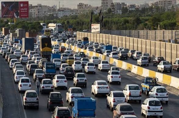 ترافیک نیمه‌سنگین در محورهای کرج-چالوس، هراز و آزادراه قزوین-کرج